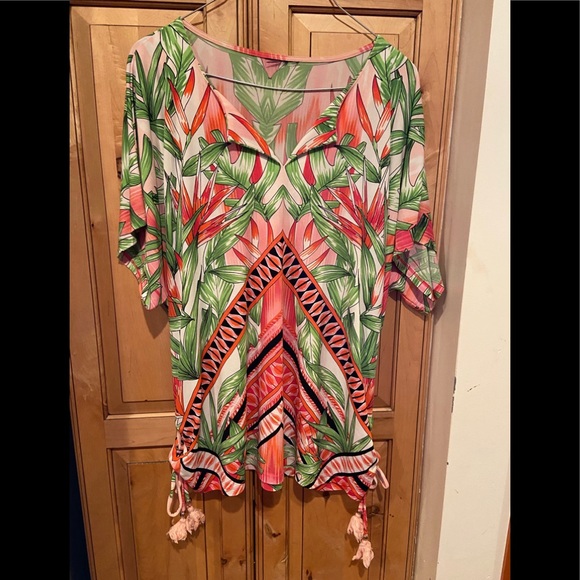 1 day only sale! 
🌺Kim Rogers split vneck tunic - Picture 1 of 4